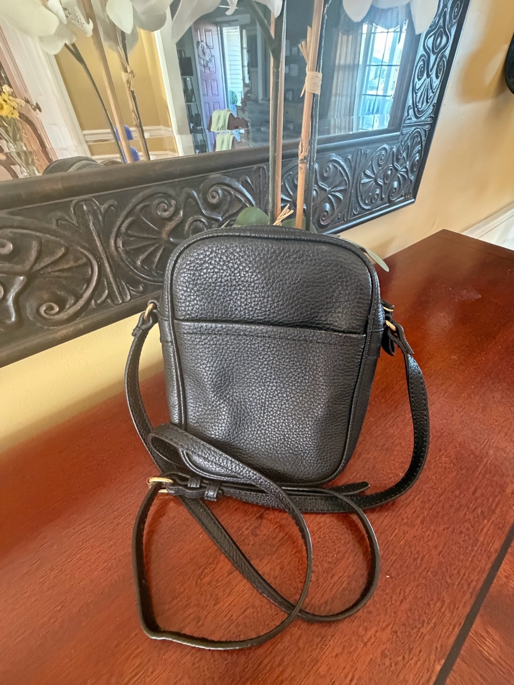American Leather Co. Cleveland Mini Crossbody Bag - Picture 3 of 9
